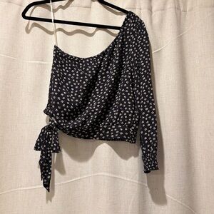 American Eagle One-Shoulder Floral Wrap Tie Blouse – Size M
